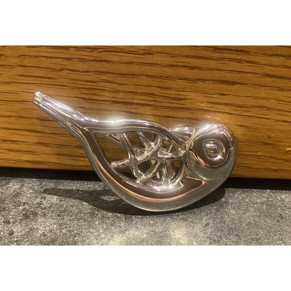 Neiman Marcus Silver Tone Broach Filigree Bird Dove Sweater Clip Pin Brooch - Picture 1 of 3